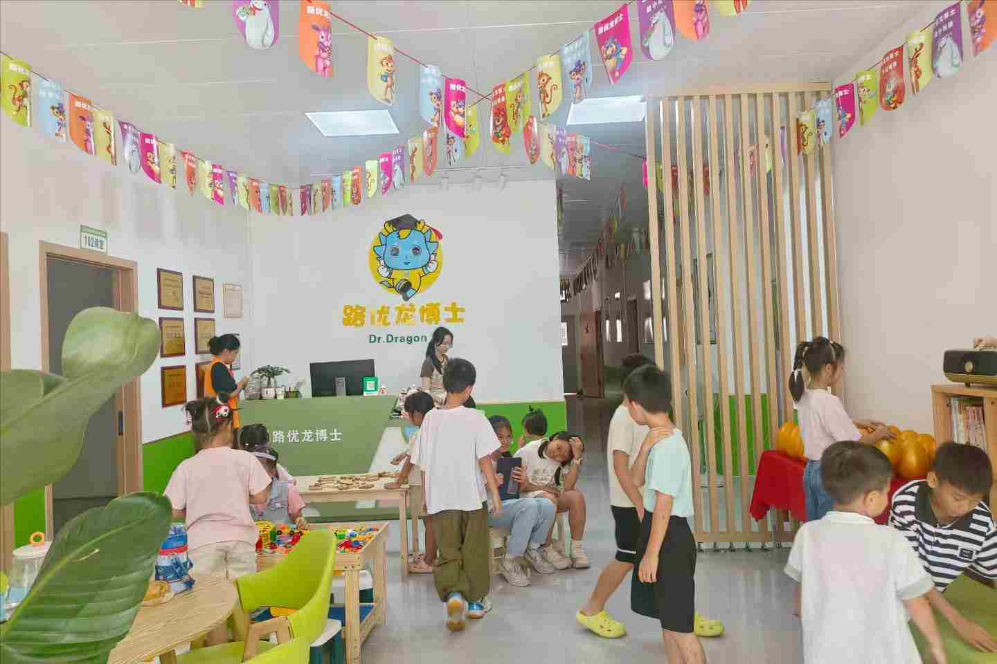 实体店创业选什么好？别再跟风开餐饮！这项目刚需稳，新手也能做