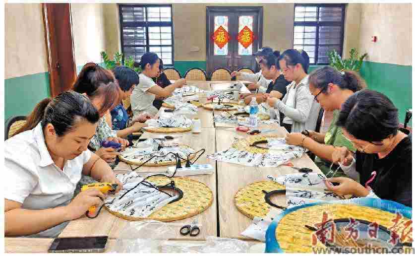 家门口学非遗    打开创业新思路