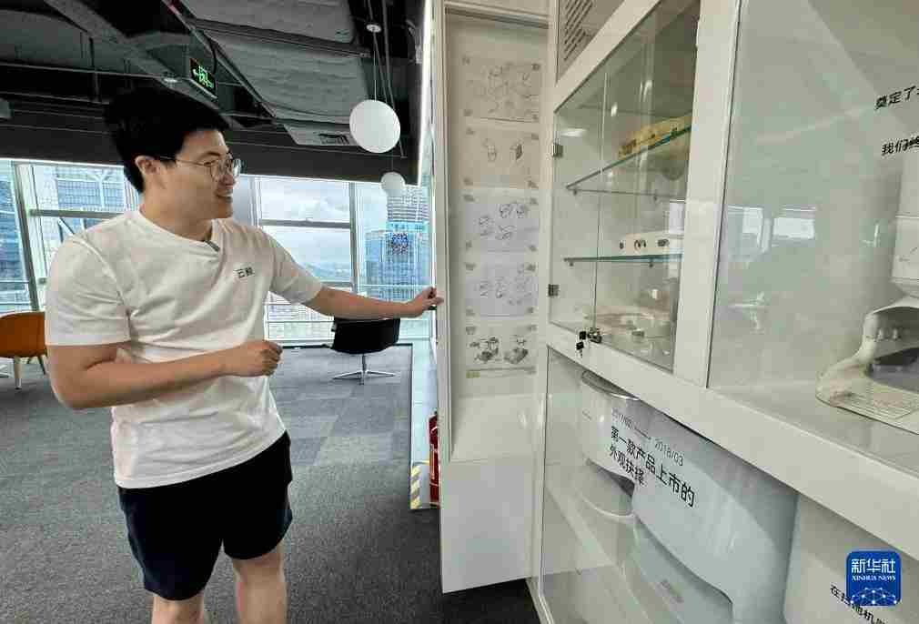 深圳的咖啡馆里，又开始聊创业了丨一线
