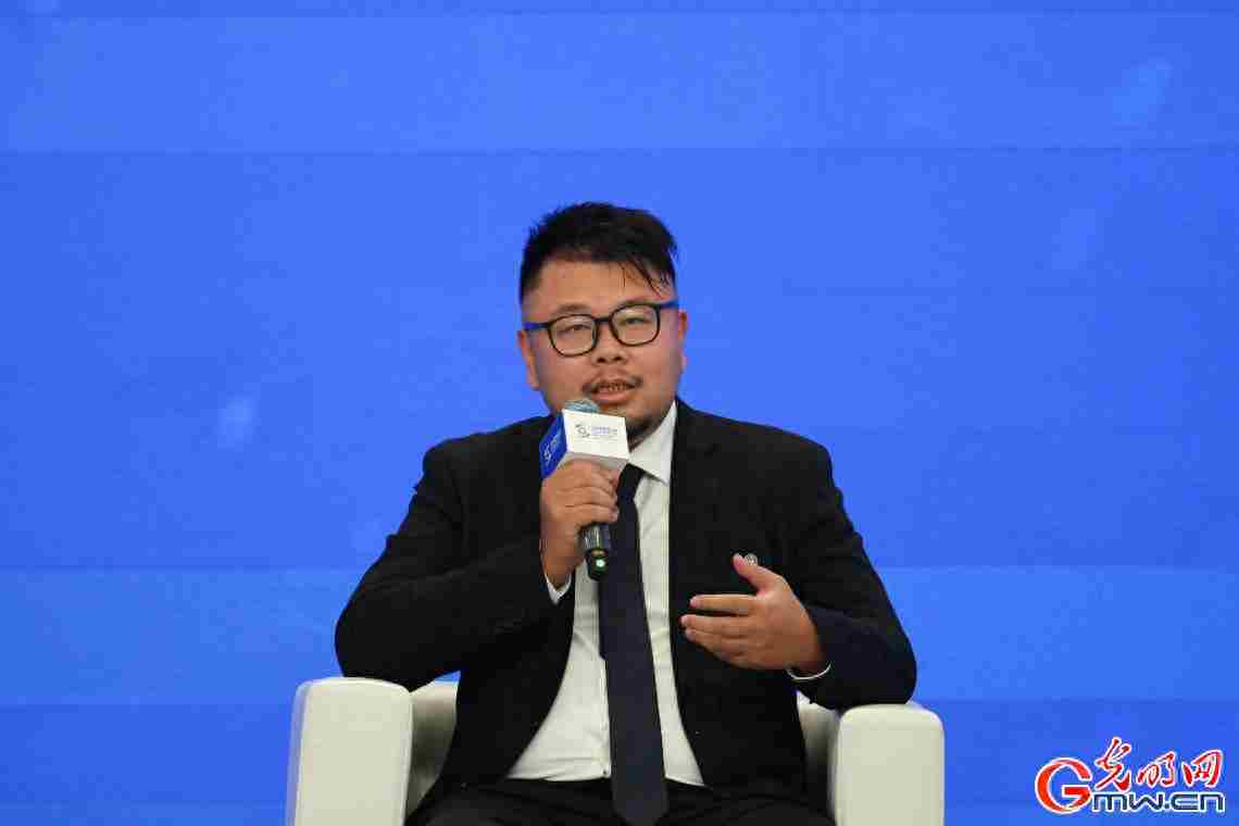 韩璧丞回忆创业历程：条件艰苦，但希望改善他人生活