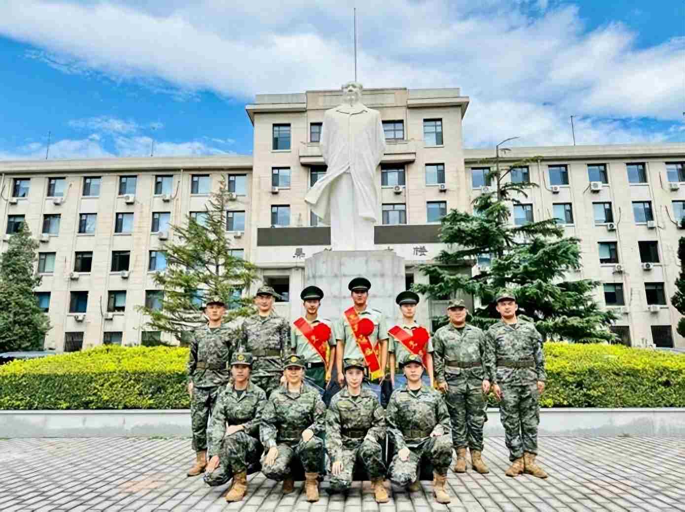 “当兵，是我最正确的决定！”退役归来，她在大学校园成功创业！