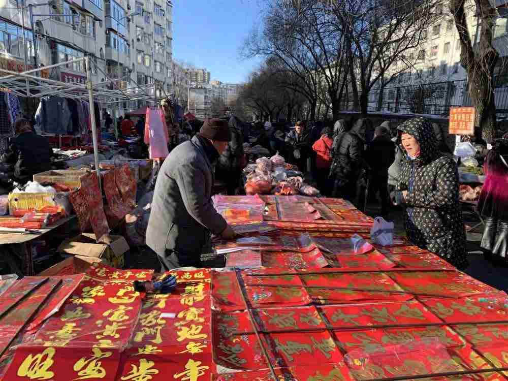 马上过年了，家家户户都要贴春联，适合书法爱好者的创业项目来了